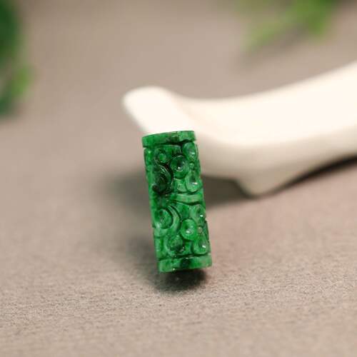 辣绿天然A货翡翠雕花管珠桶珠