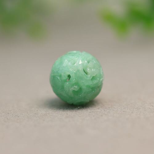 天然A货翡翠镂空雕花珠子