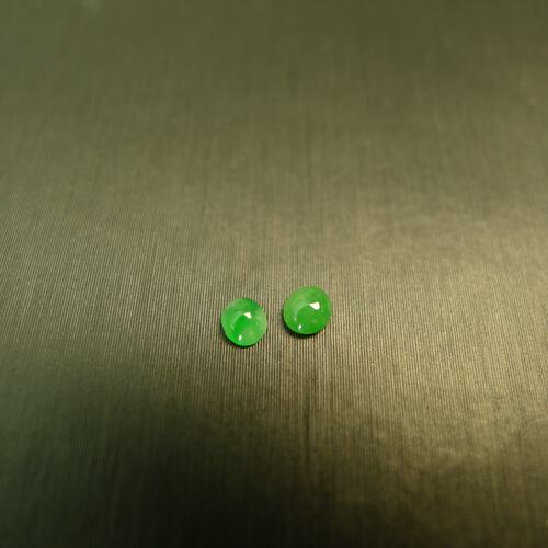 满绿缅甸天然A货翡翠小蛋面