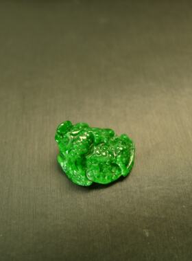 满色辣绿缅甸天然A货翡翠金蟾