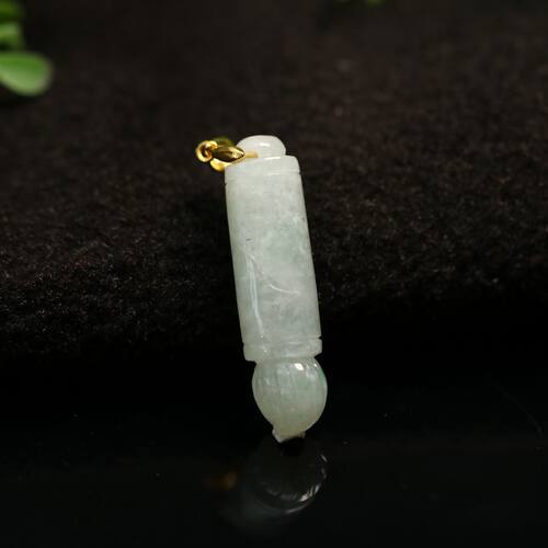 飘绿花天然A货翡翠毛笔吊坠