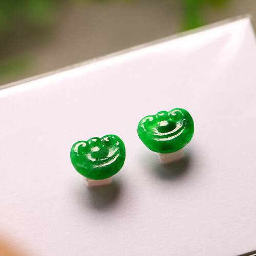 满色辣绿天然A货翡翠如意头