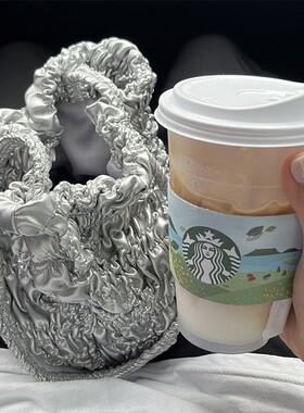 onuk同款cosmoss银色褶皱单肩斜挎包女2023新款高级质感水桶包潮