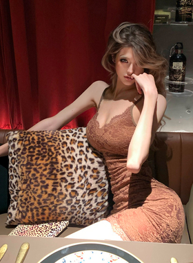 PrettyDragon温柔纯欲风蕾丝吊带裙秋冬v领包臀修身性感连衣裙女