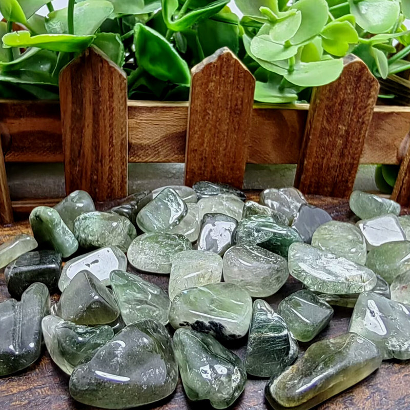 100G 가격 천연 녹색 머리 크리스탈 녹색 머리 크리스탈 자갈 분재 돌 물고기 탱크 돌