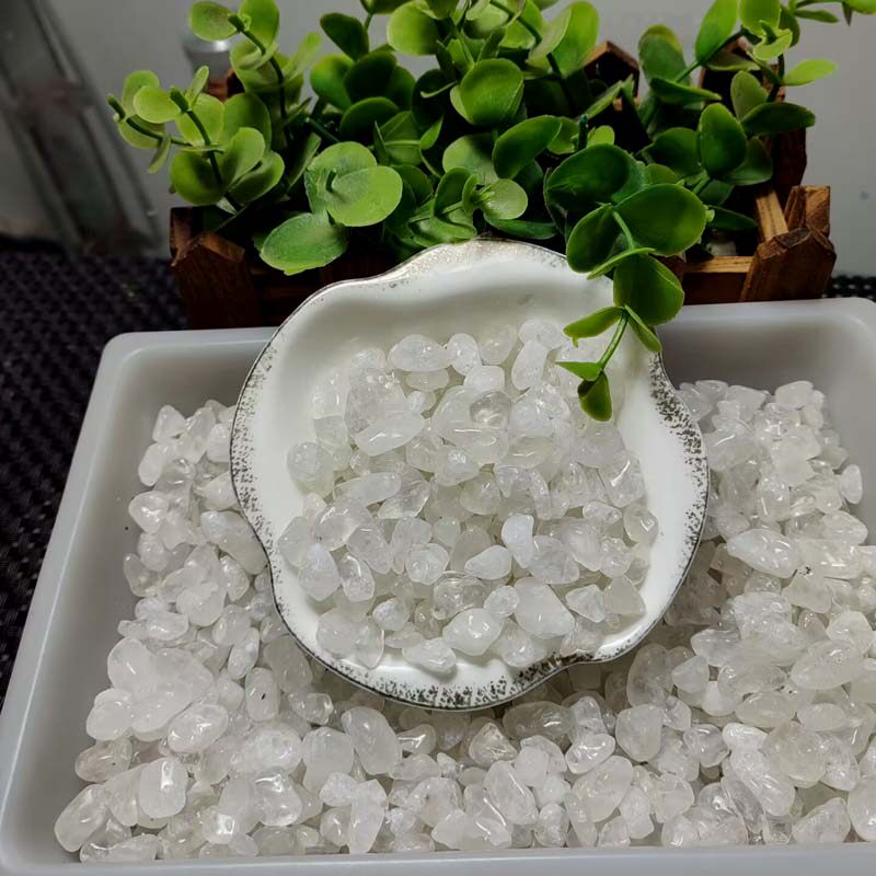 100G 가격 천연 화이트 크리스탈 자갈 장식품 화이트 크리스탈 즙이 많은 베어 스톤 광택 분재 수조 돌 정원