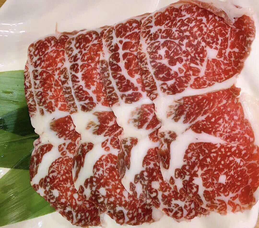 商用黑牛牛肩峰 雪龙黑牛整块称重