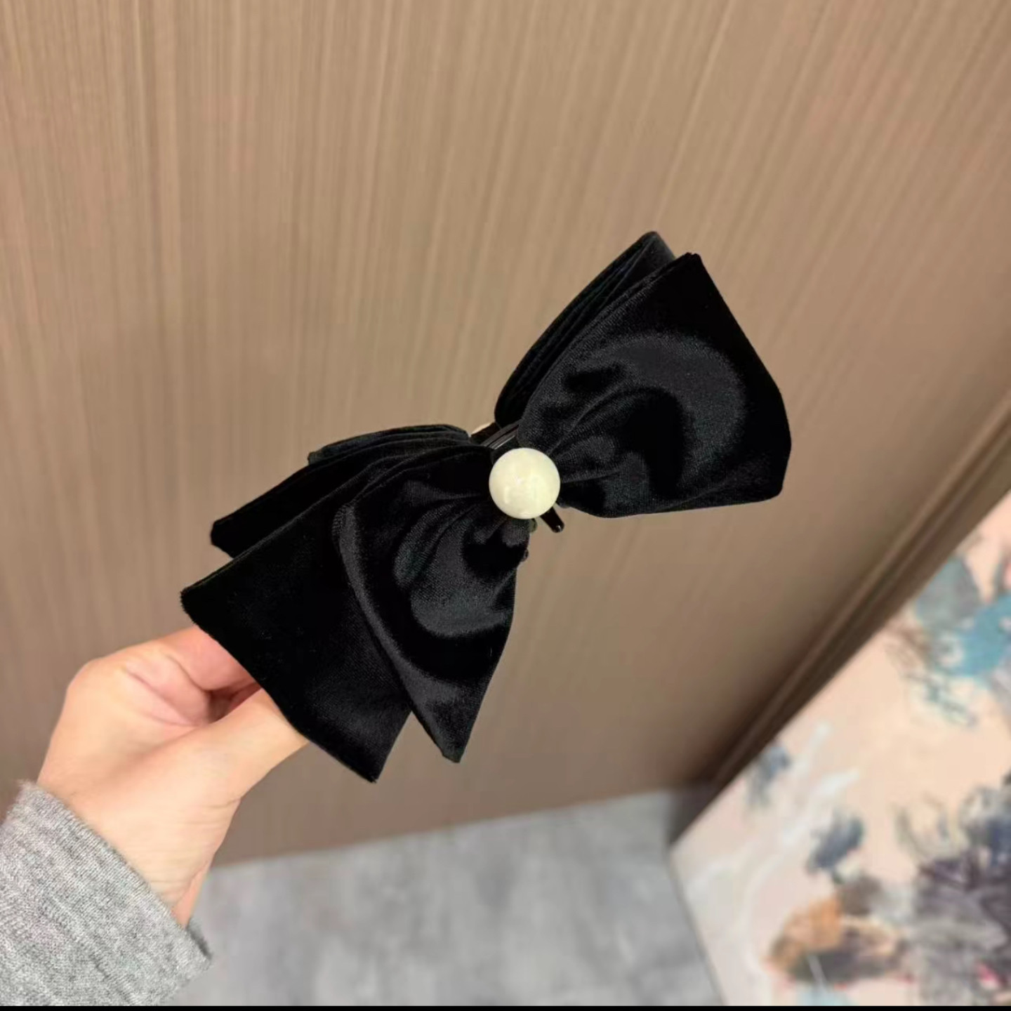 韩系新款丝绒蝴蝶结珍珠香蕉夹女后脑勺高级感发饰秋冬简约百搭