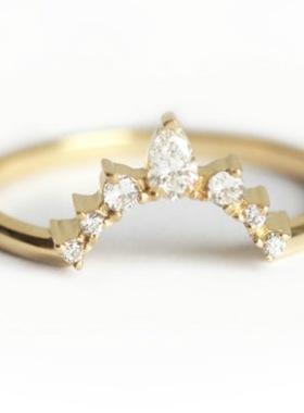 2025新款华杰 欧美风时尚优雅手饰S925银9K色镶白锆戒指 女性时尚