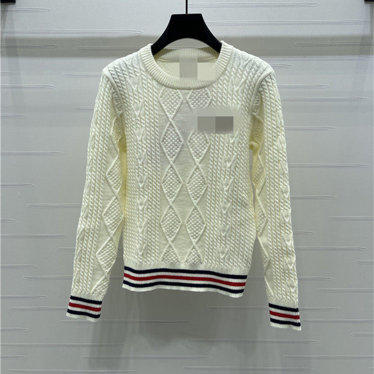 2025秋冬新品圆领撞色麻花刺绣字母舒适柔软百搭针织衫