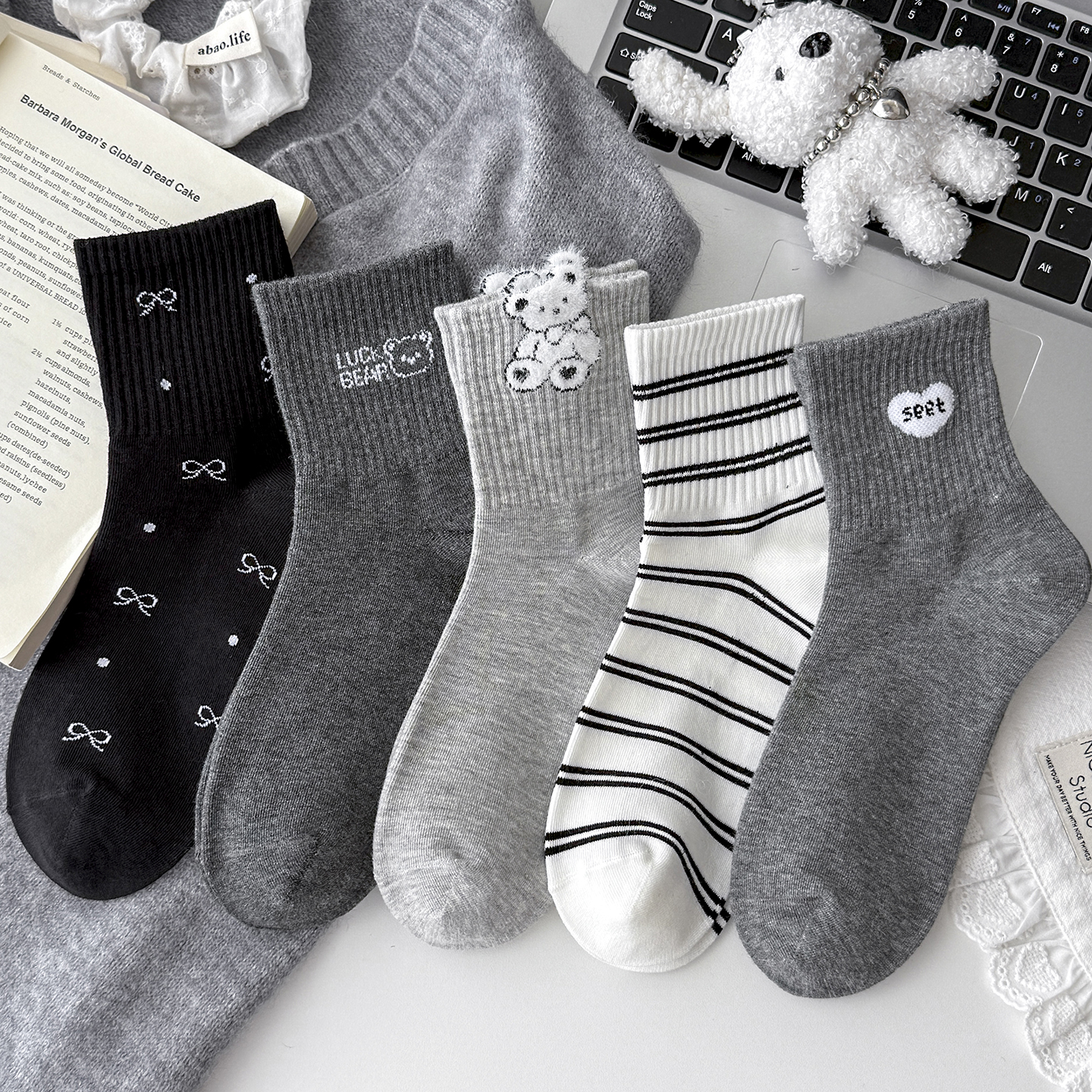 卡通纯棉韩版灰色毛绒小熊中筒袜