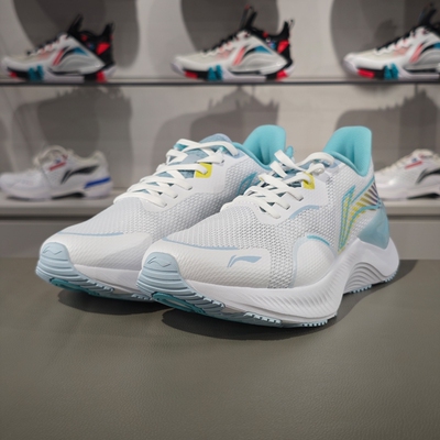 李宁男子跑鞋轻便透气