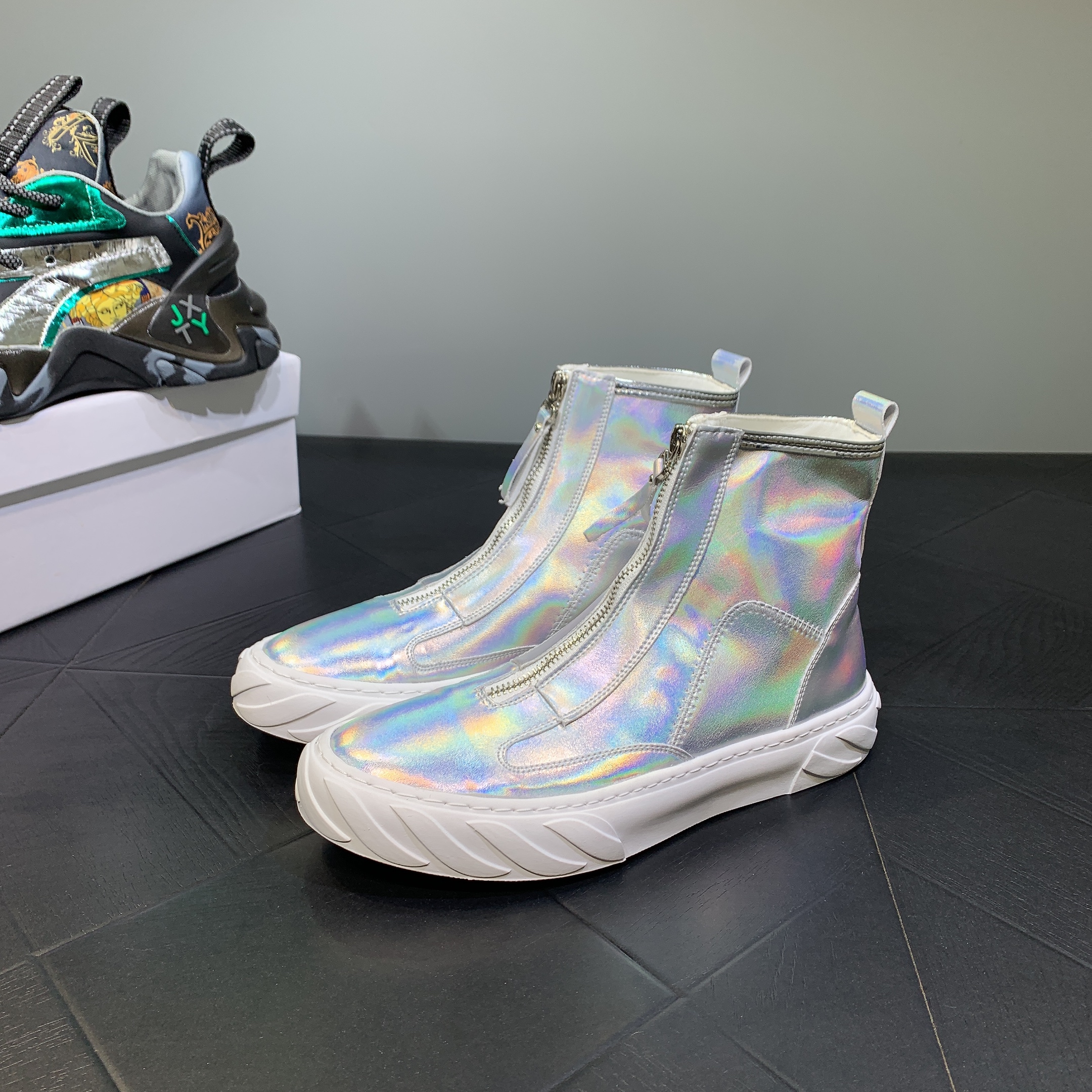 时尚马丁靴短靴拉链个性皮靴子