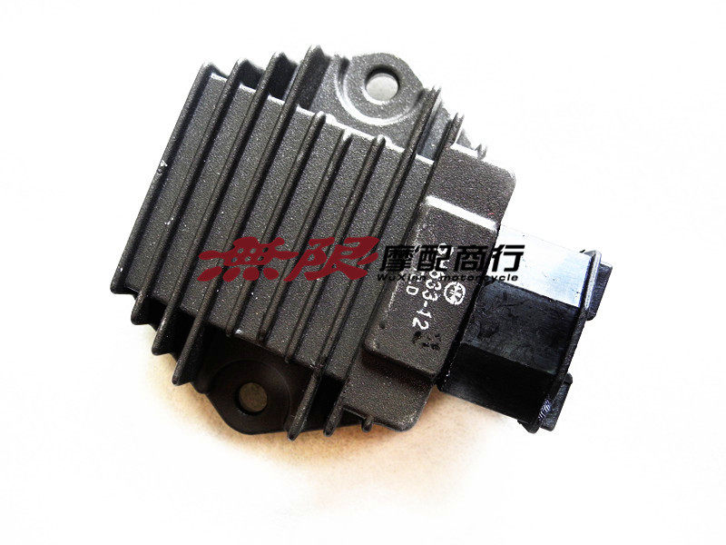 适用摩托车配件 CB400 99-10年 VTEC 400 1234代 充电器 整流器稳