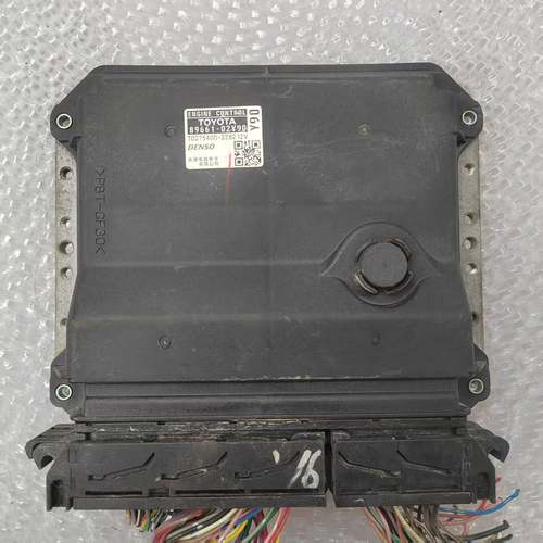 卡罗拉1.8发动机行车电脑板