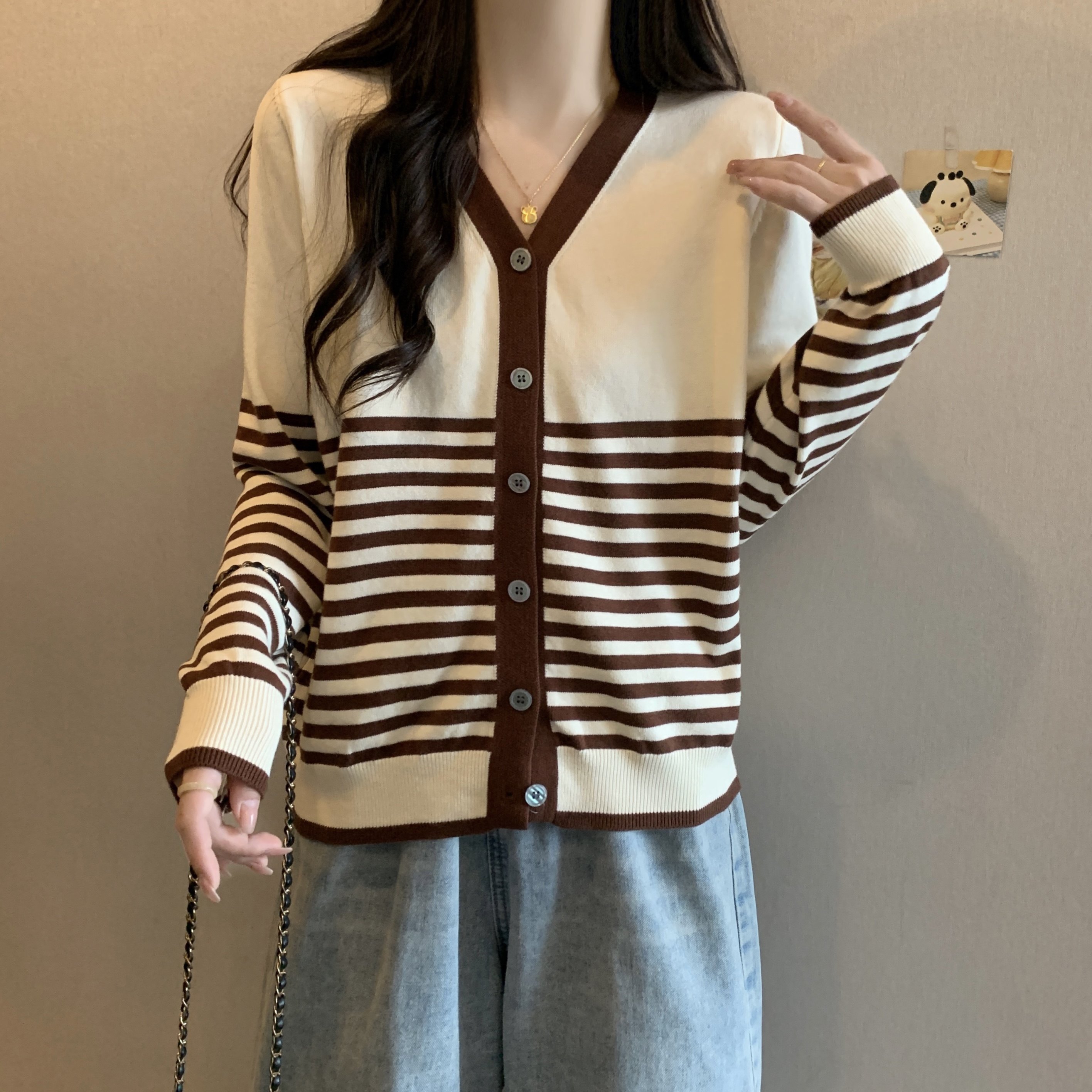 大码女装2025秋冬新款时尚V领长袖条纹针织打底衫胖MM内搭上衣潮,女装/女士精品,大码内搭,淘宝优惠券,粉丝福利购,淘宝优惠卷