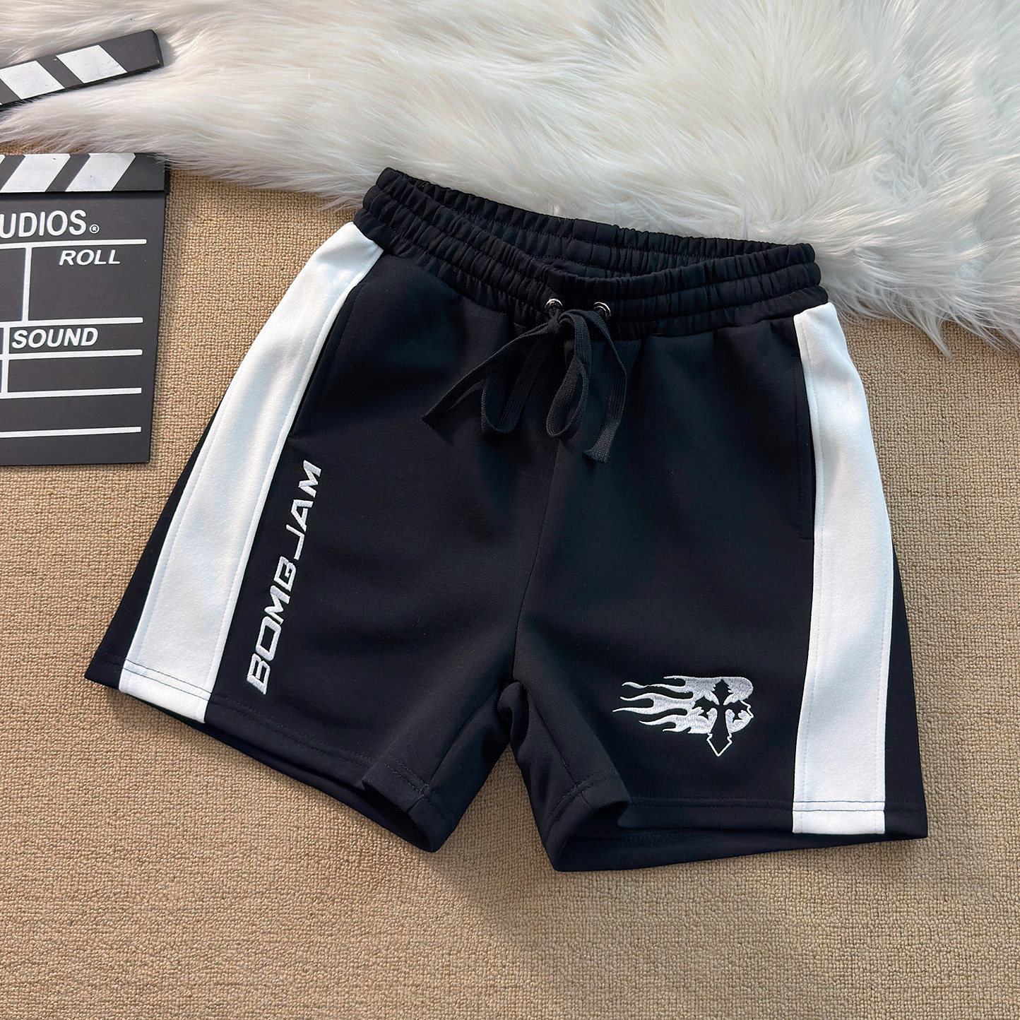 轻奢刺绣十字母设计感街头拼接短裤夏季男女沙滩休闲四分裤子情侣,男装,短裤,淘宝优惠券,粉丝福利购,淘宝优惠卷