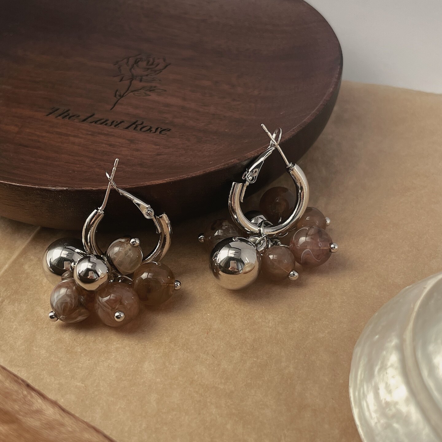 恋恋风尘复古琥珀色晕染串珠耳环高级感球球金属百搭耳饰树脂耳圈