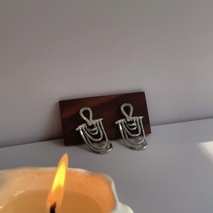 上新9折精致欧美风镶钻马蹄扣几何耳环女小众ins风高级设计感饰品