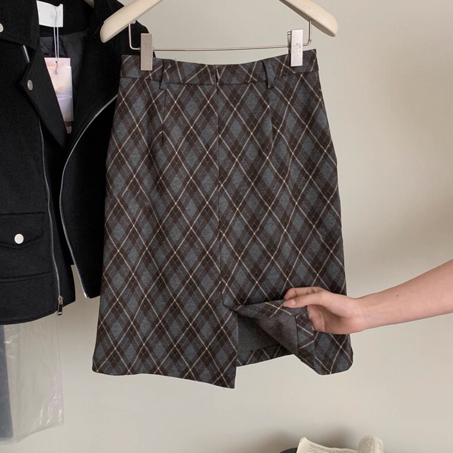 格纹毛呢半身裙直筒中裙格雷系女