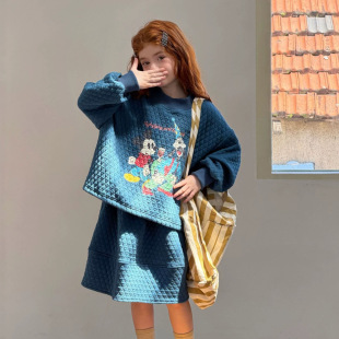 女童休闲套装2026秋冬新款韩版儿童卡通印花束腰上衣半裙两件套