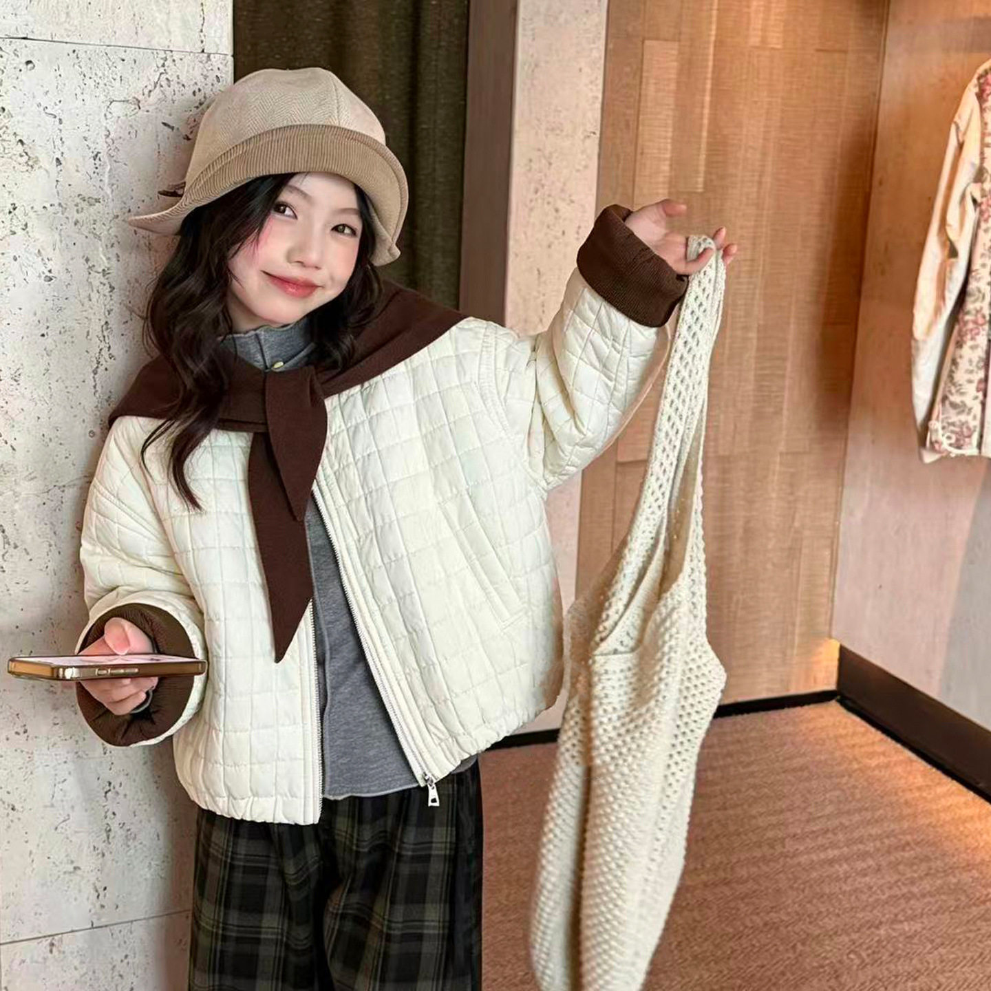 女童秋冬菱格夹棉外套带披肩儿童宽松短款绗缝棉服洋气保暖上衣