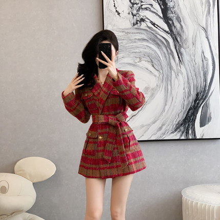 高级感小香风玫红色格纹加厚短外套女秋冬季设计感毛呢收腰西装裙