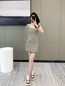 甜辣妹冰丝条纹t恤连衣裙夏女法式收腰显瘦气质修身包臀裙子短裙
