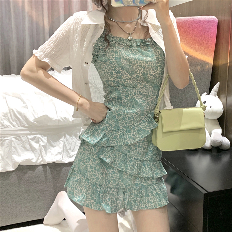 Real price retro slim floral Ruffle suspender skirt + pleated short sleeve shirt