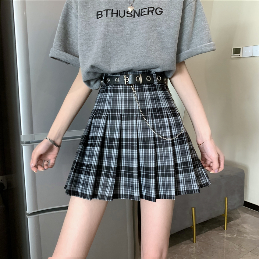 A-line skirt with belt chain