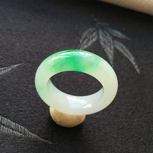 冰种飘绿花帝王绿玉石戒指指环
