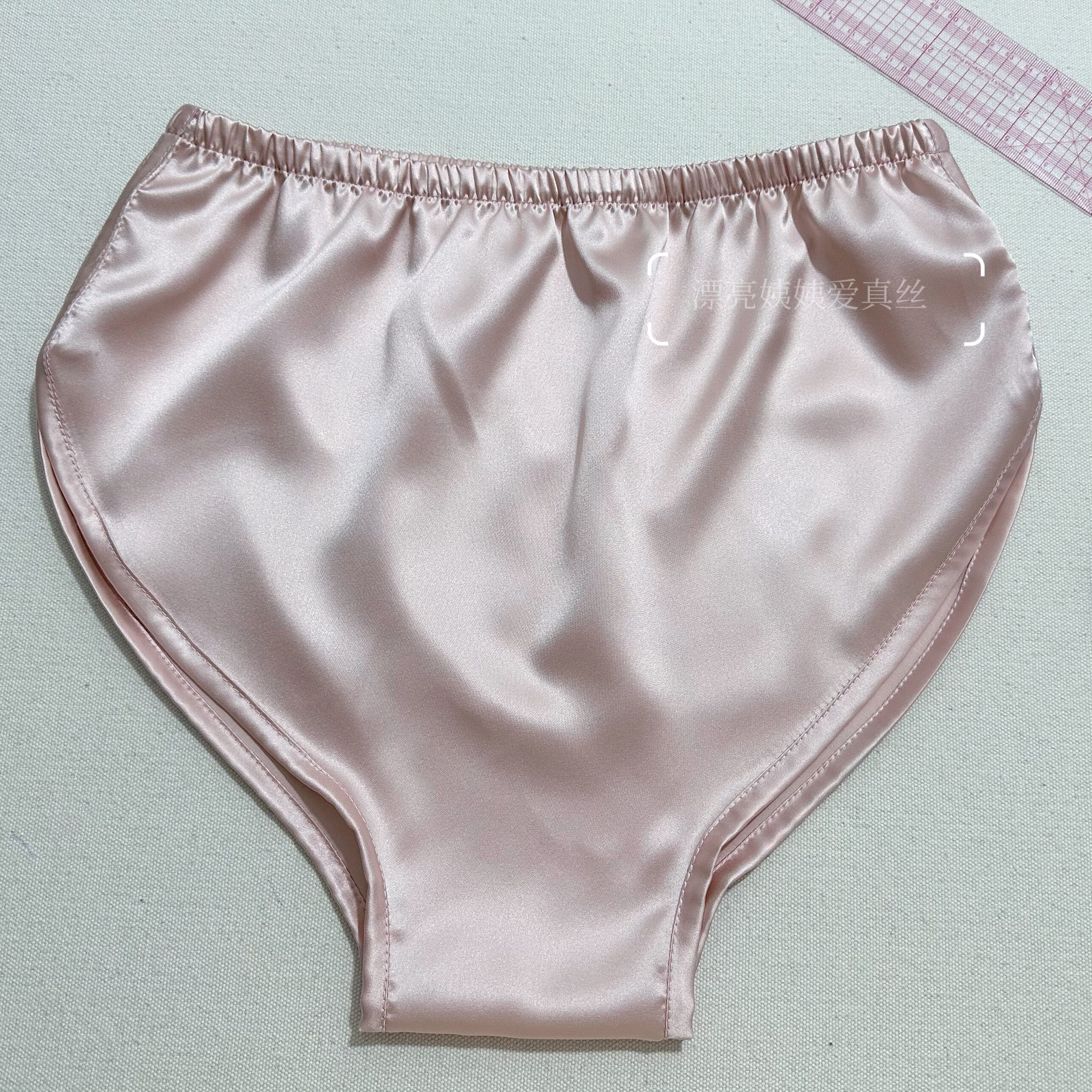新品原创女士高腰加大码真桑蚕丝弹力缎面三角内裤中老年妈妈宽松