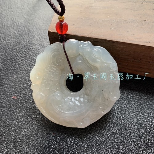 天然岫玉灰冰龙扣双面雕刻镂空吊坠尺寸约46*46*9.7mm