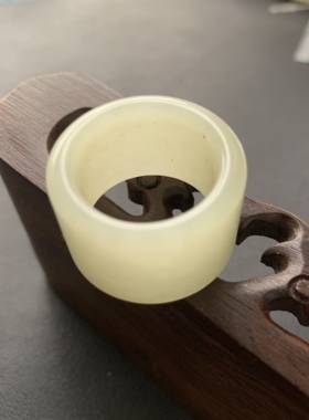 天然和田玉扳指内径20.4宽度17.2mm20262.25