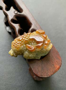 天然a货翡翠红翡 三足金蟾 尺寸约47.5*24.8*14.8mm