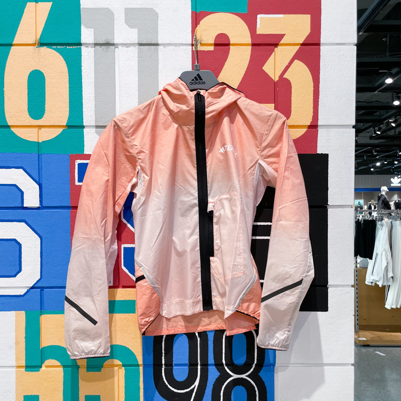 ADIDAS阿迪达斯女装2025春新款防风户外越野跑连帽夹克外套IT3435
