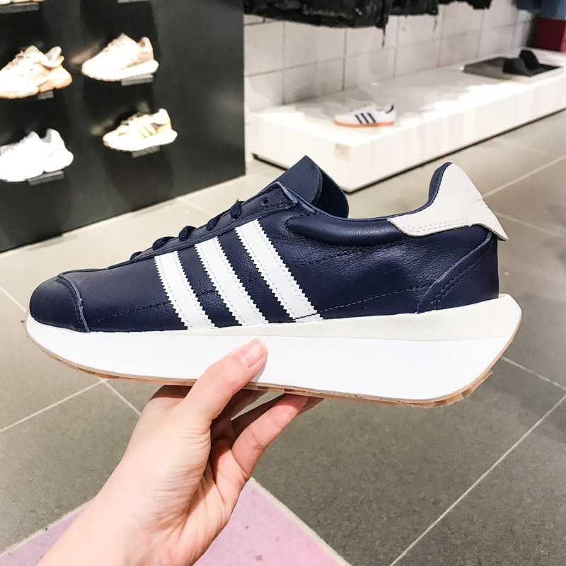 阿迪达斯三叶草男鞋2023冬新款复古轻便运动防滑休闲跑步鞋ID4709