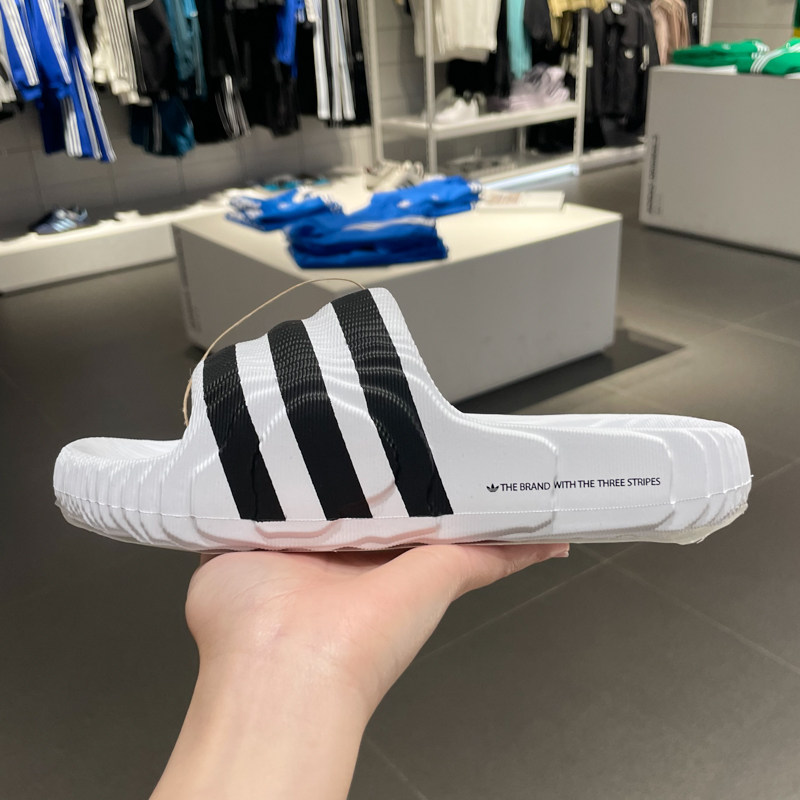 阿迪达斯透气一字运动拖鞋