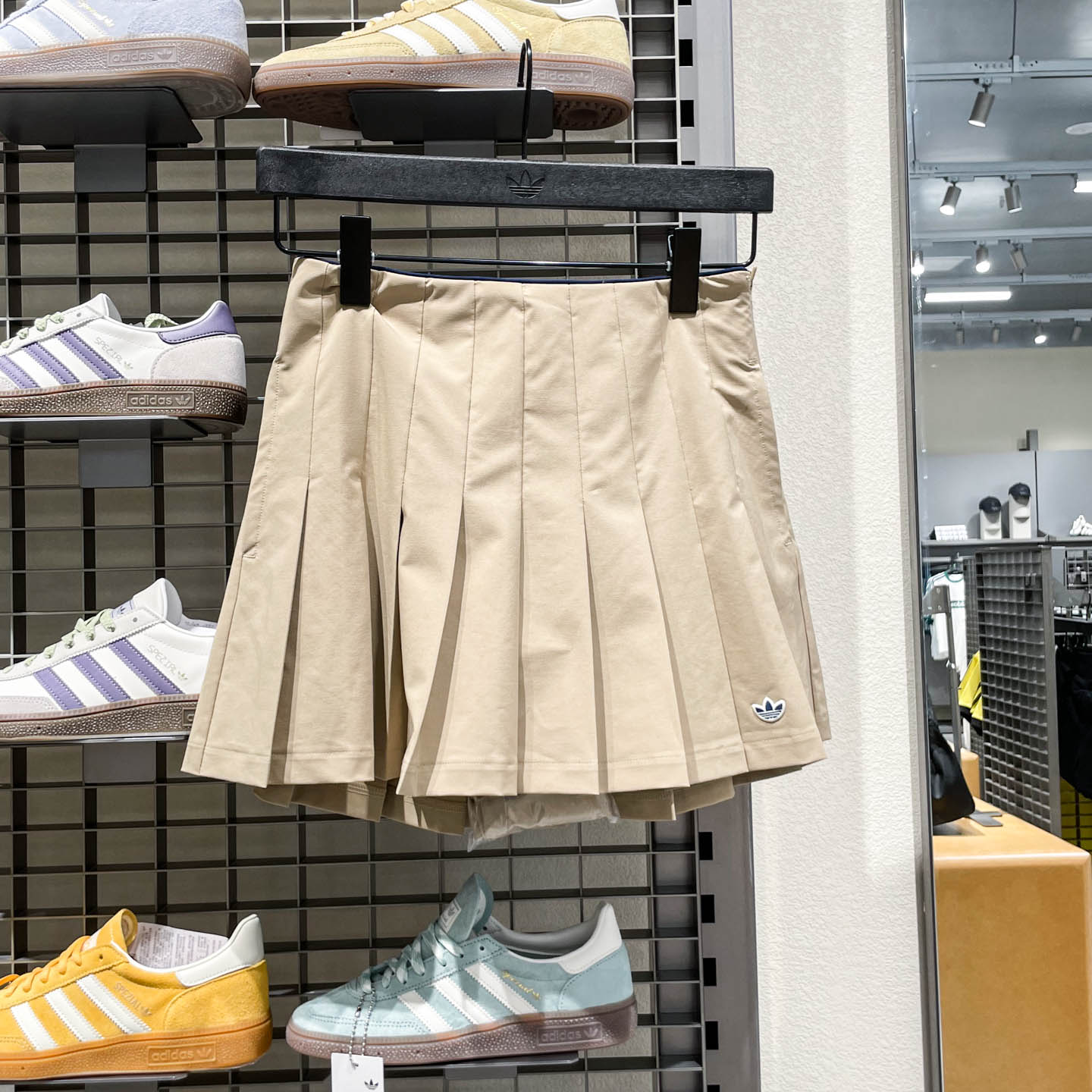 adidas阿迪达斯三叶草女裤2025秋款舒适训练健身运动半身裙JC6772