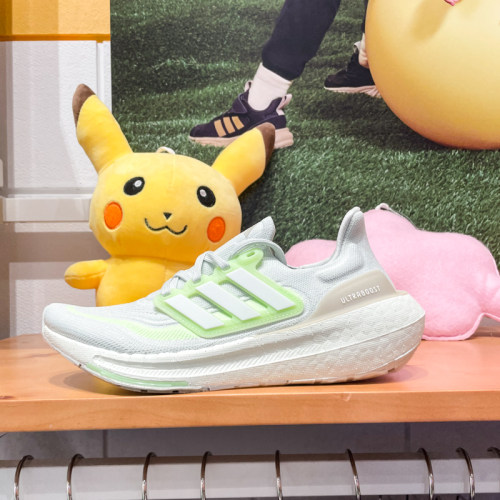 阿迪达斯男女鞋2024春款ULTRABOOST LIGHT W缓震舒适跑步鞋IE3338