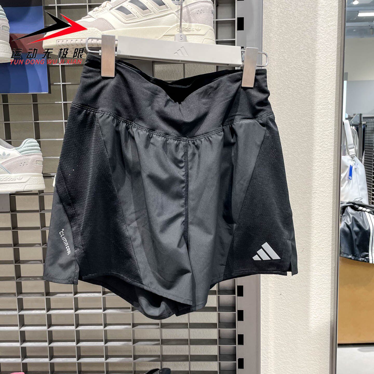 Adidas阿迪达斯女装2026夏季透气速干运动训练中腰跑步短裤JZ2226