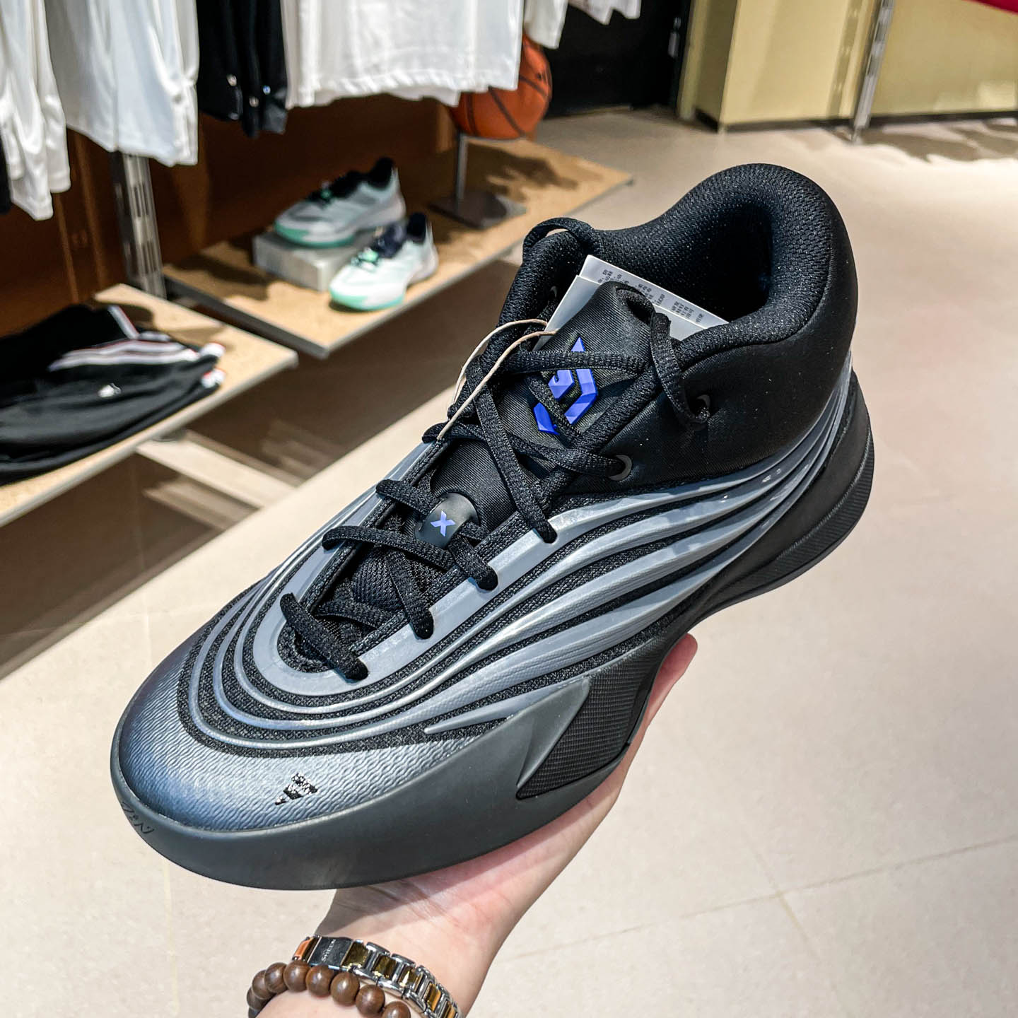 ADIDAS阿迪达斯男鞋2025秋新款拉德缓震回弹专业实战篮球鞋JP6090