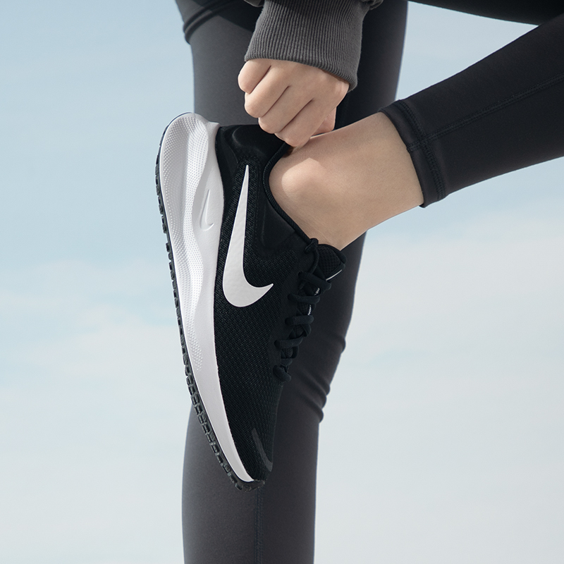 耐克女鞋透气百搭休闲跑步