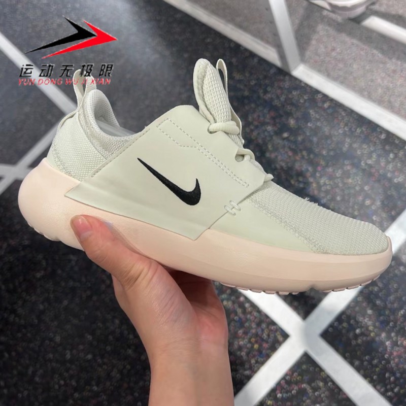 NIKE耐克女鞋运动休闲跑步鞋