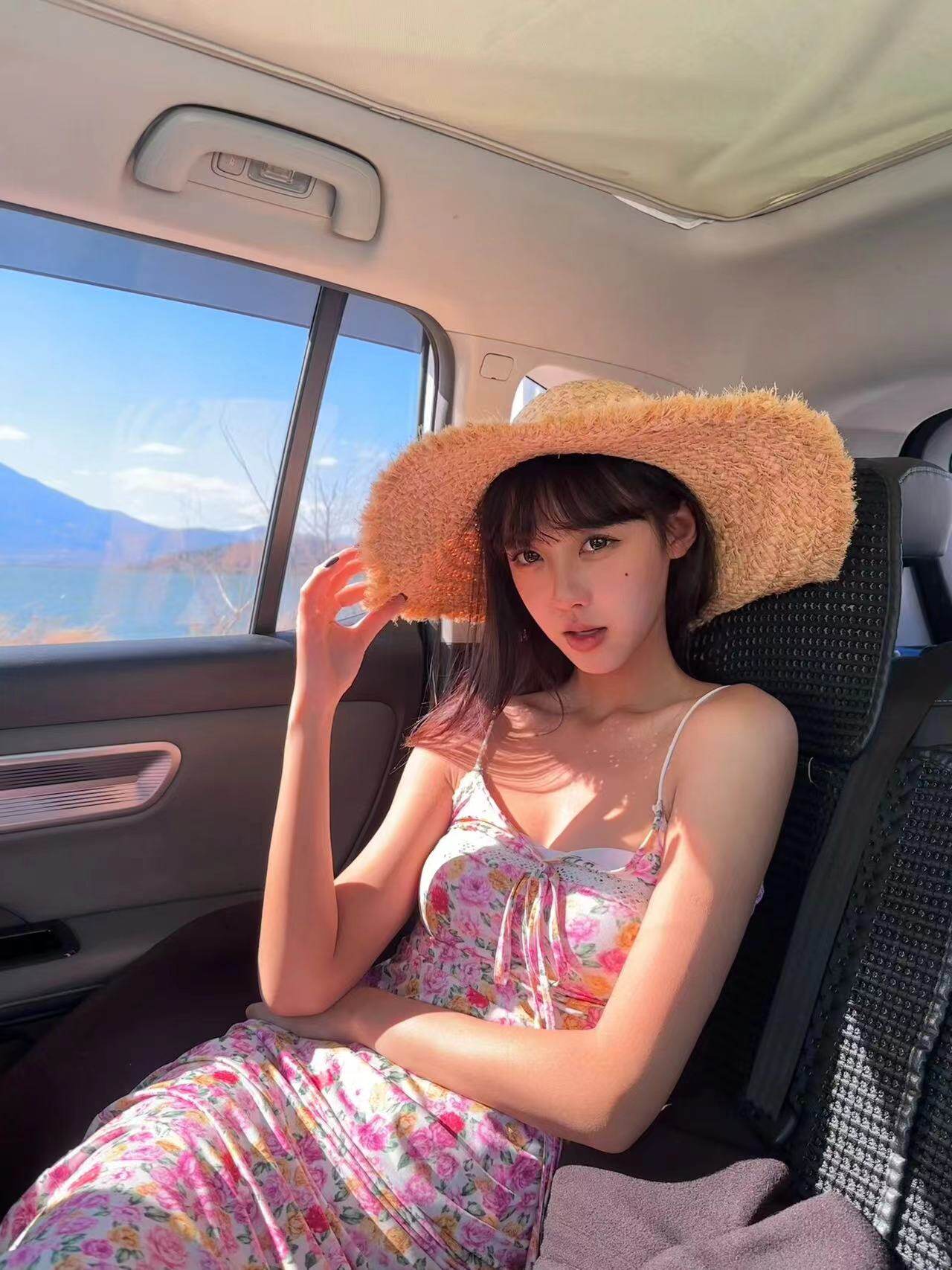 大檐沙滩风拉菲草帽女夏