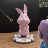 户外步行街道商场主入口摆放网红打卡可爱兔子景观美陈雕塑摆件