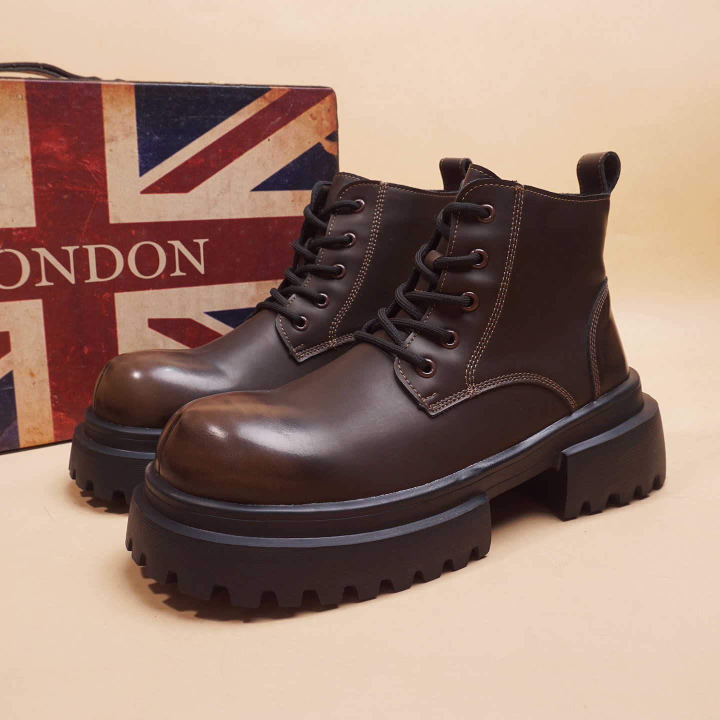 2025擦色复古大头马丁靴潮牌厚底增高工装男靴时尚擦色小众机车靴