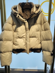 专柜正品 潮牌羽绒服面包外套2025冬女D 5305高端轻奢实体连帽短款