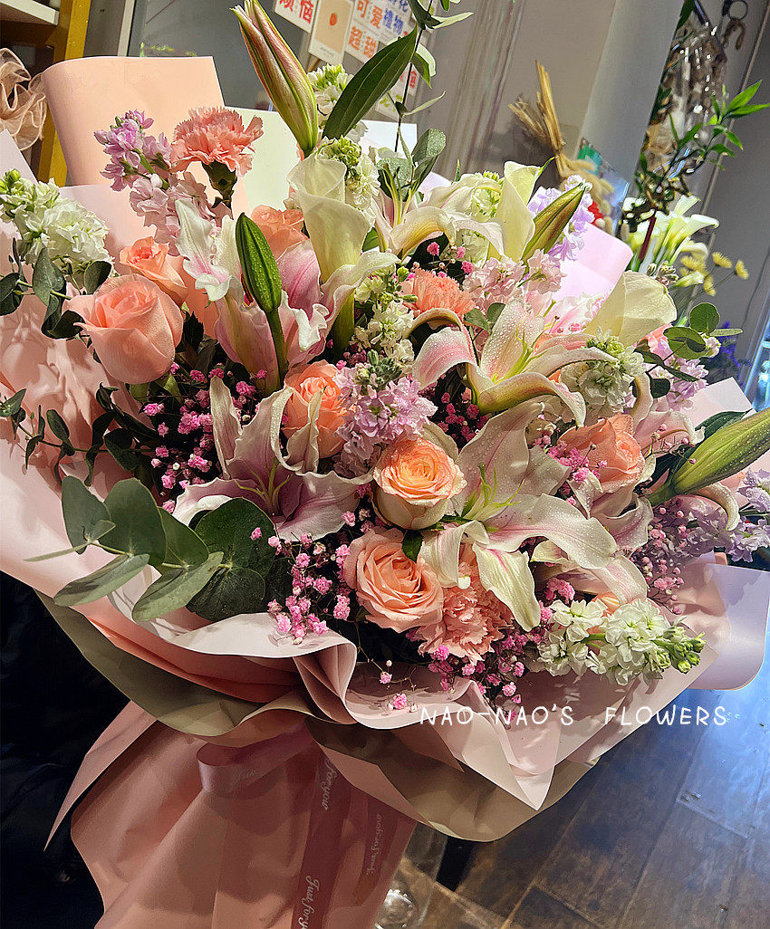 粉色康乃馨玫瑰香水百合丹东同城鲜花速递东港凤城宽甸实体订花店