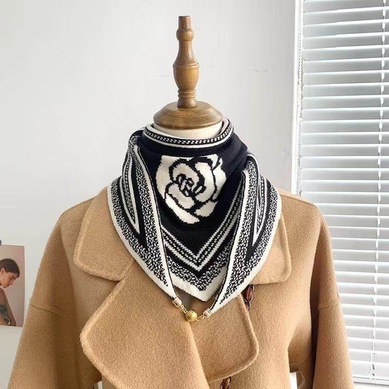 新款双面三角巾女保暖围脖套护颈气质秋冬百搭针织磁吸扣围巾